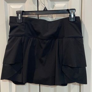 Black Athleta momentum skort, size S